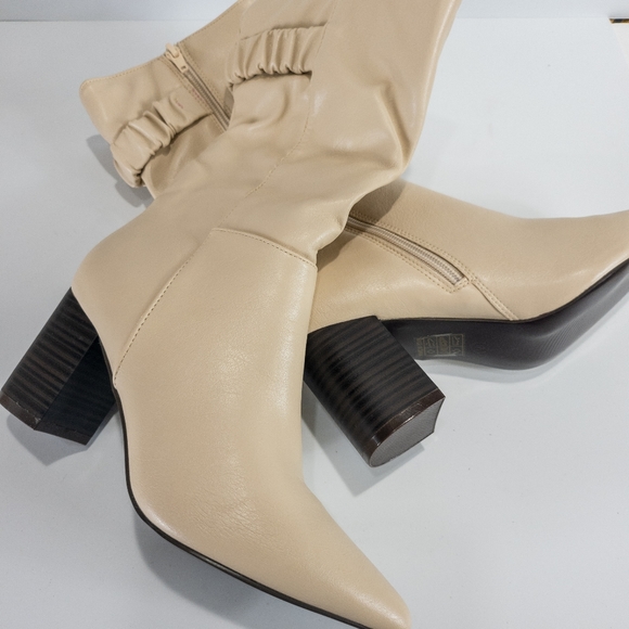 Journee Collection Wilo Boots Bone -7 - Picture 6 of 9